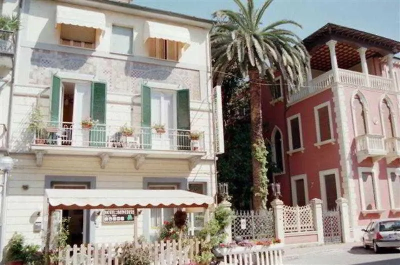 Hotel Belvedere Viareggio 2*,